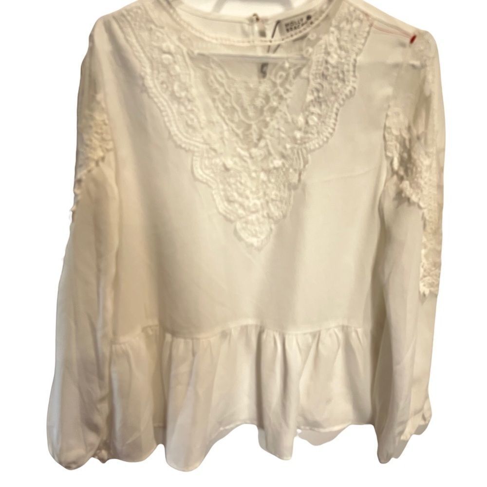 Size. Medium NWT off white lace top by Molly Bracken - gorgeous lace and mesh